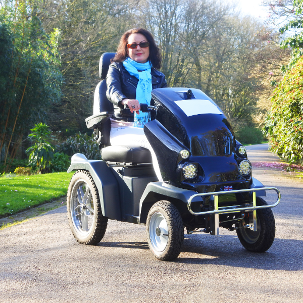 Mobility Scooters vs. Power Wheelchairs: Which One Is Right for You?