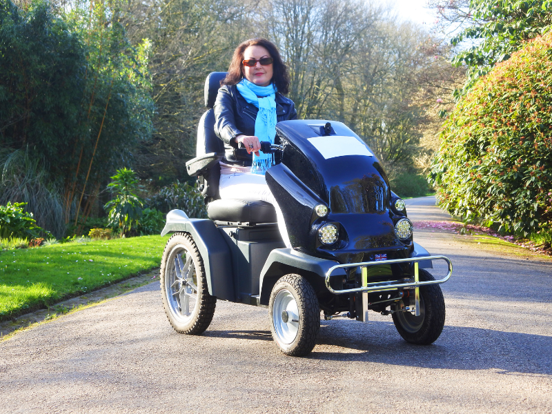 Mobility Scooters vs. Power Wheelchairs: Which One Is Right for You?