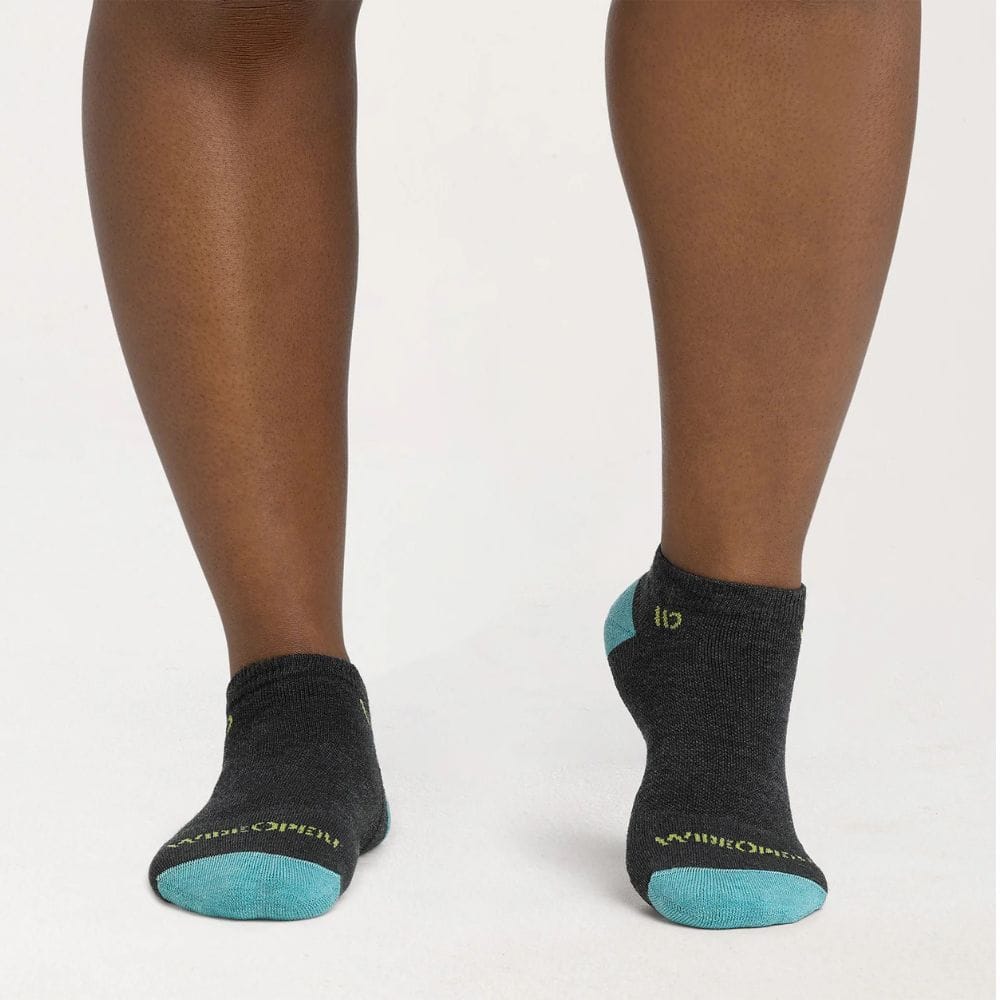 Wide Open Women's Solid Cushioned No Show Socks