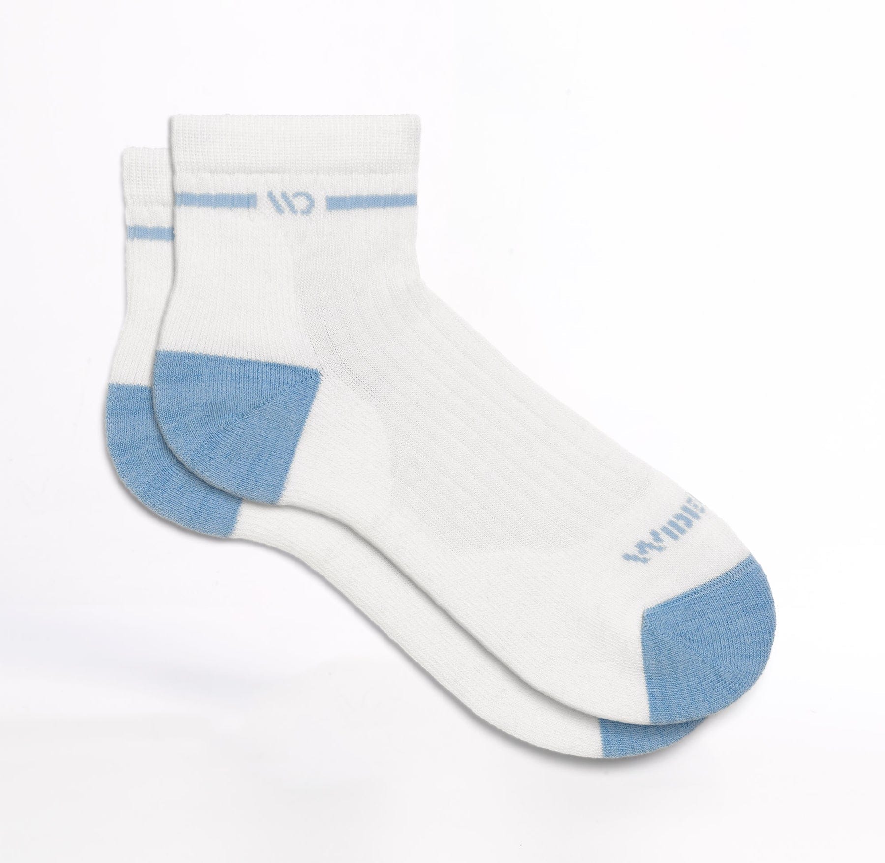 Wide Open Women's Single Stripe Cushioned Quarter Socks